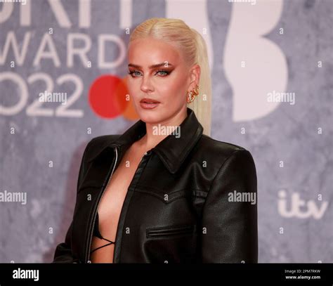 anne marie sexy|BRIT Awards 2022: Anne.